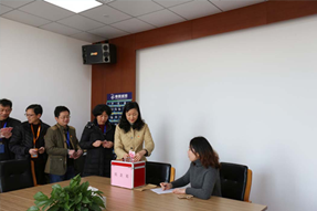 病魔無情人有情，愛心援助傳真情