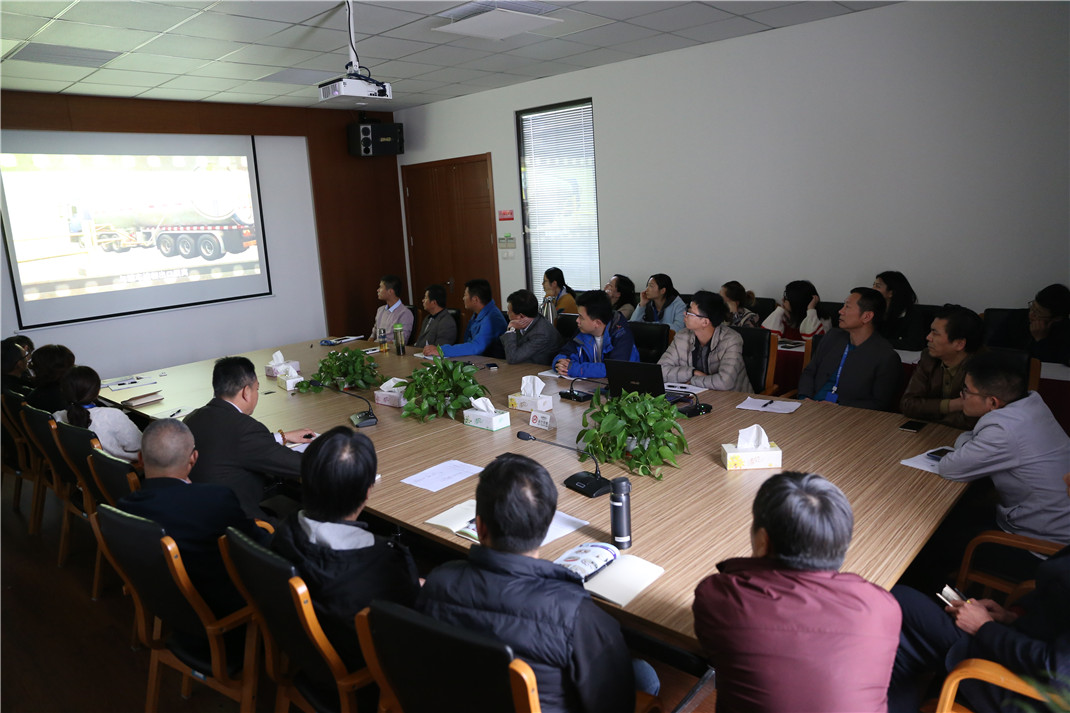 開(kāi)展消防安全月活動(dòng) 普及消防安全知識(shí)