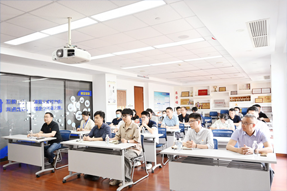 踏上新征程 奮斗正當(dāng)時